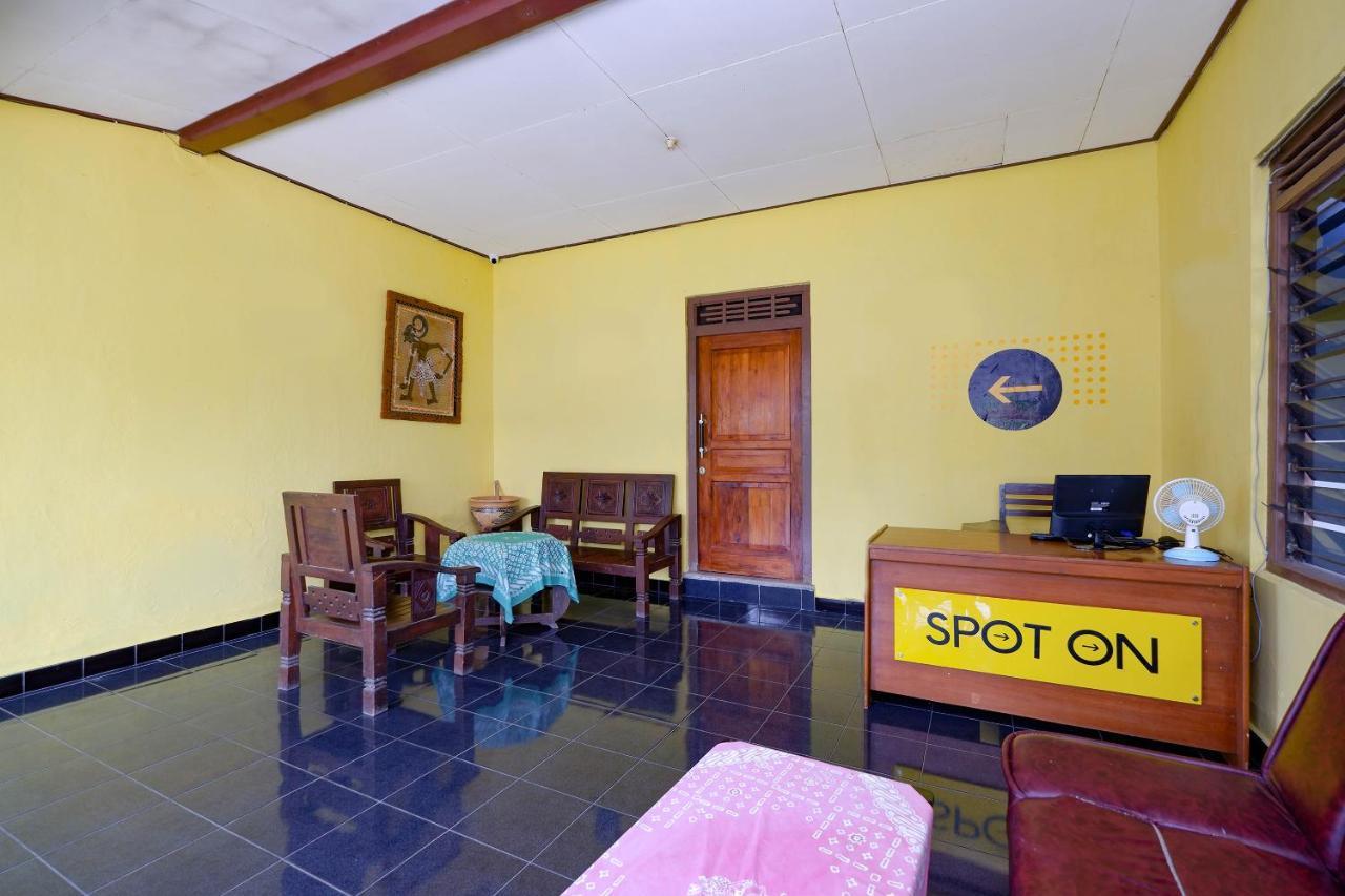 Spot On 2821 Griya Kawula Syariah Hotel Solo Buitenkant foto