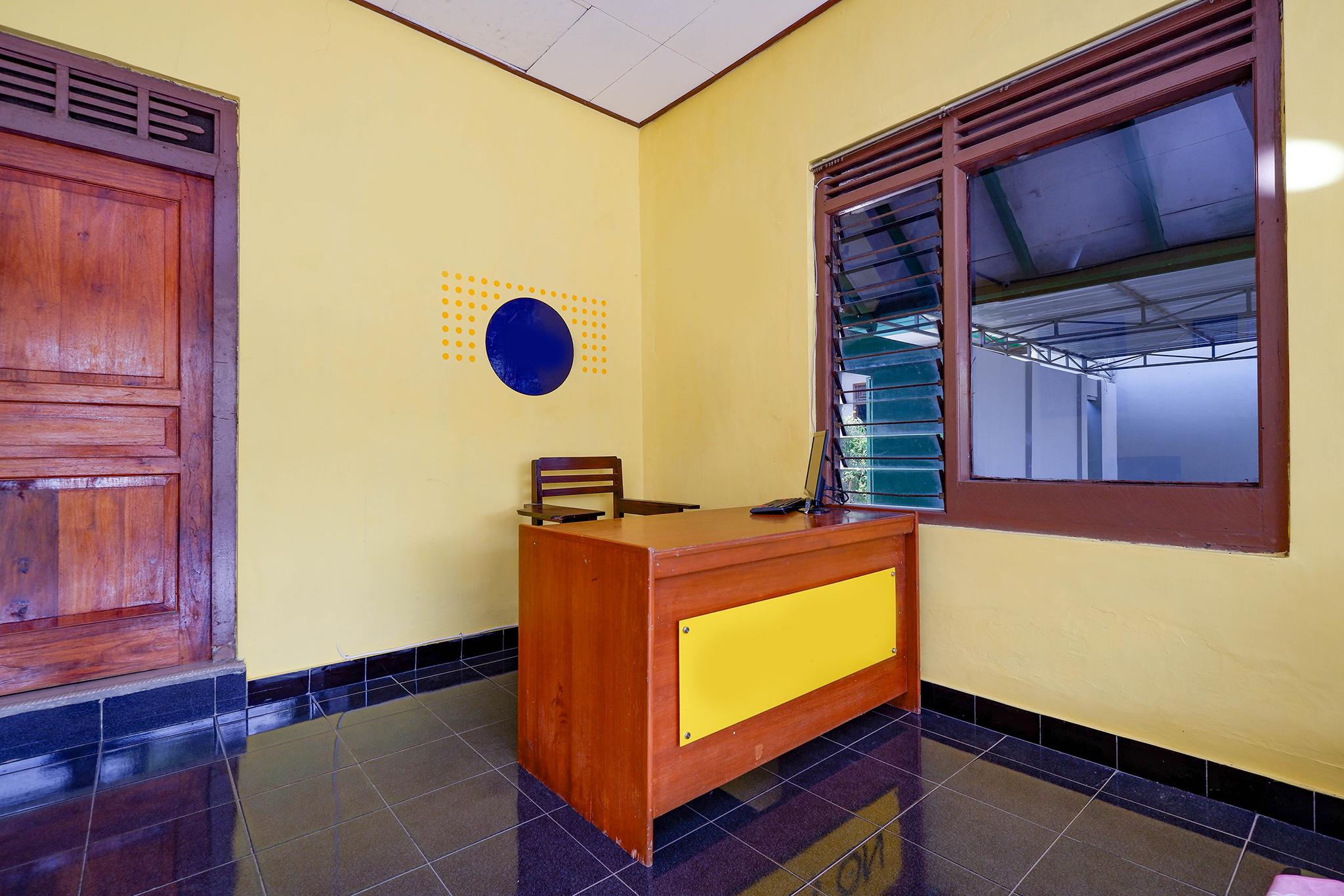 Spot On 2821 Griya Kawula Syariah Hotel Solo Buitenkant foto