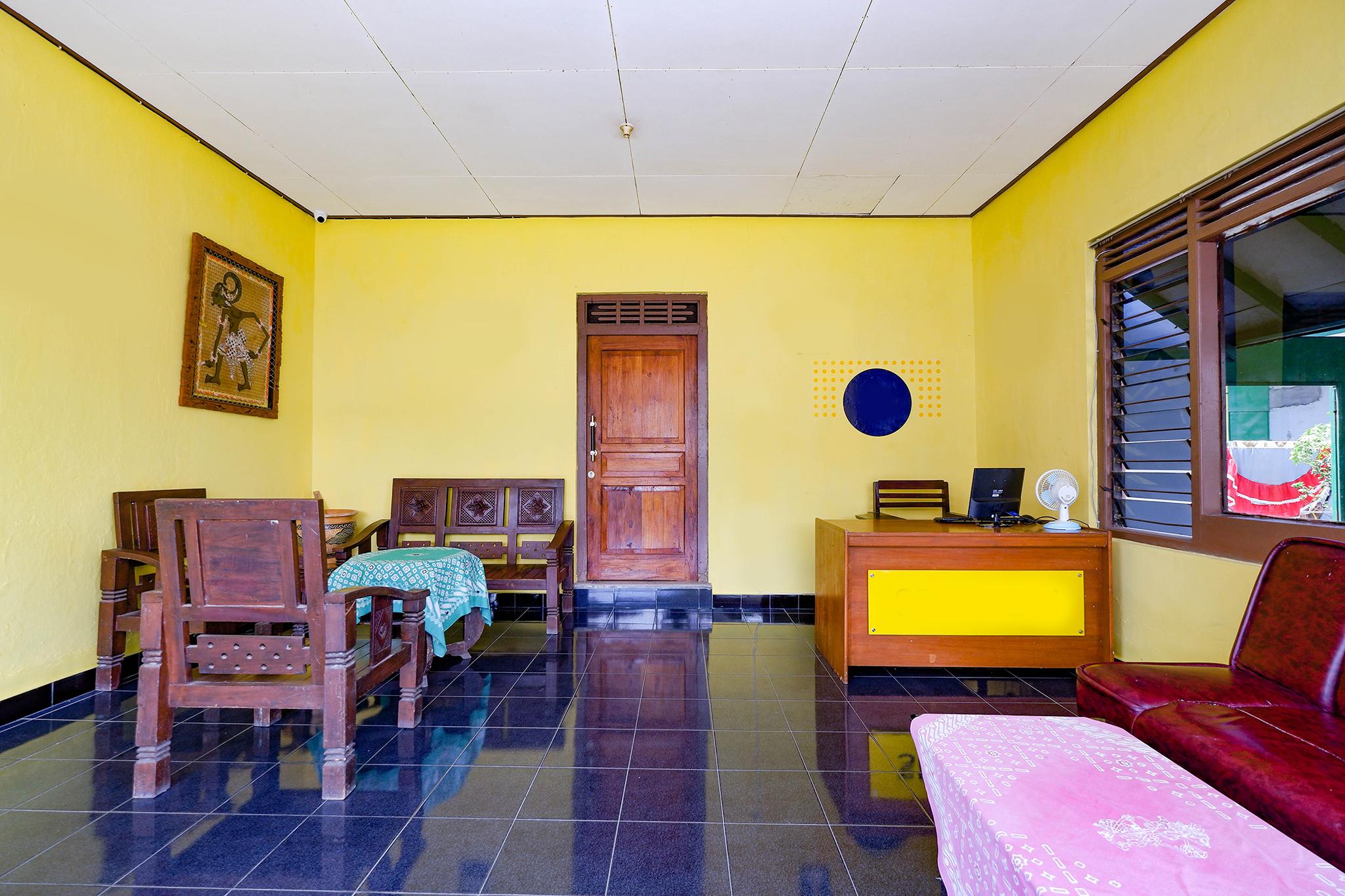 Spot On 2821 Griya Kawula Syariah Hotel Solo Buitenkant foto